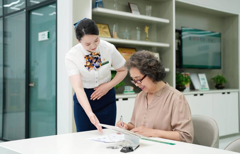 康宁医保卡怎么取现银行卡余额，很多人都搞错了